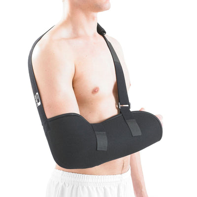 Man wearing Airflow Breathable Arm Sling